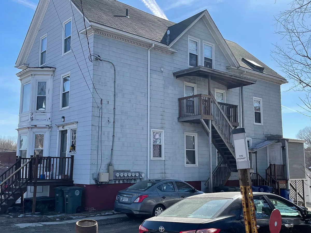 Building Photo - 42 Bridgton Road