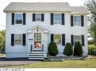 5492 Mayfield Rd, Lyndhurst, OH 44124