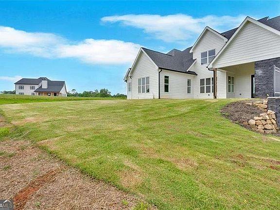 2nd image of 152 Palisade Dr