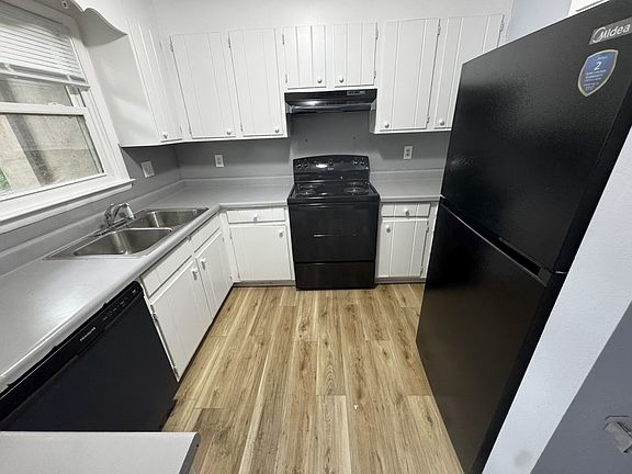 2nd image of 846 W Warren St APT A2
