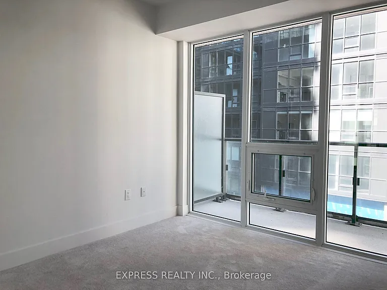 955 Bay St #507 — Photo 5
