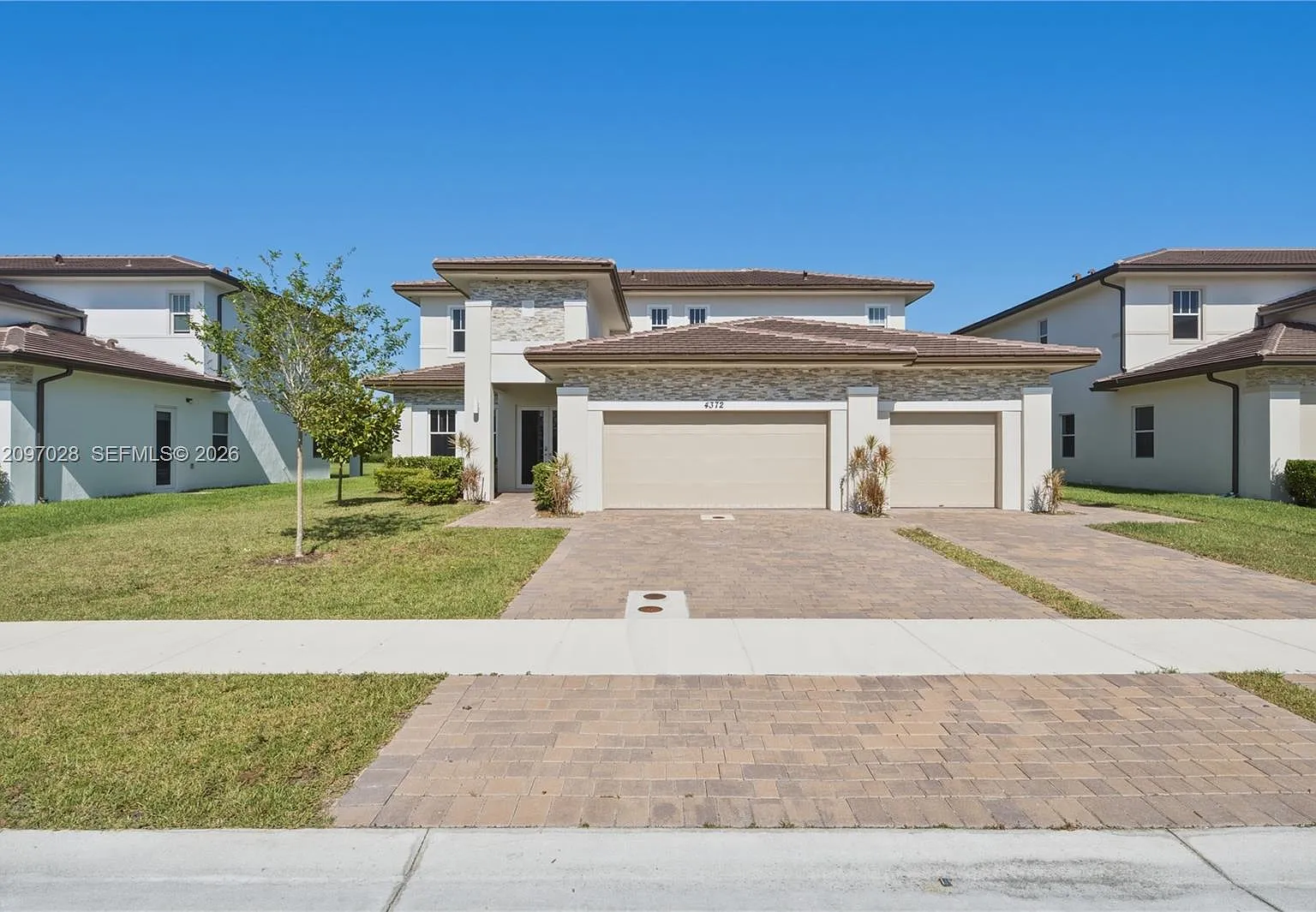 Reserve At Davie — Photo 2