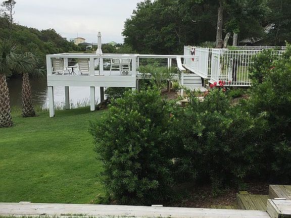 4th image of 102 SE 39th St