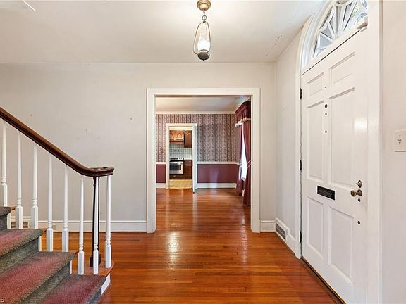 5th image of 2928 Windsor Rd