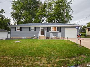 404 Sterling St, Washington, IL 61571