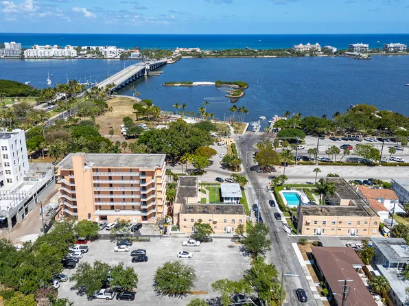 31 S Golfview Road #11, Lake Worth Beach, FL 33460