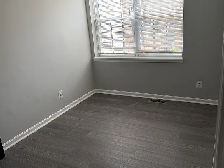 803 Cator Ave — Photo 5