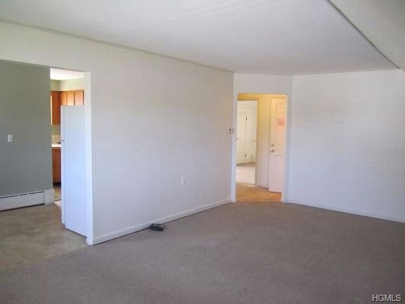 3rd image of 21 Hickory Ave #3