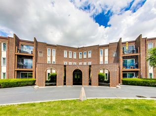 1575 Sandpebble Dr APT 104, Wheeling, IL 60090