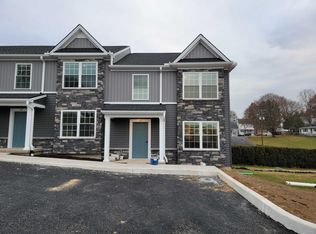 12 Burk Ct, Womelsdorf, PA 19567