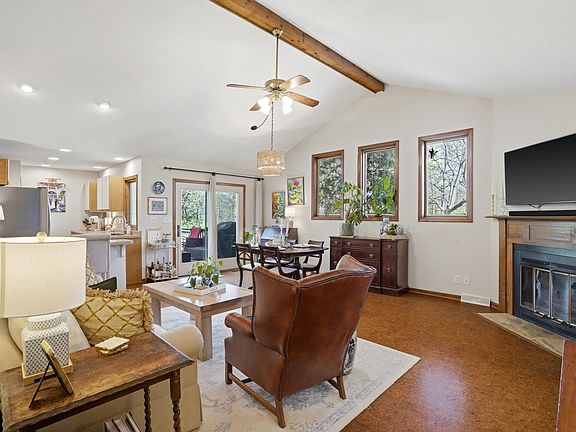 4th image of 3423 E Saint Charles Rd #F