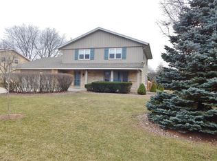 7051 Horizon Dr, Greendale, WI 53129