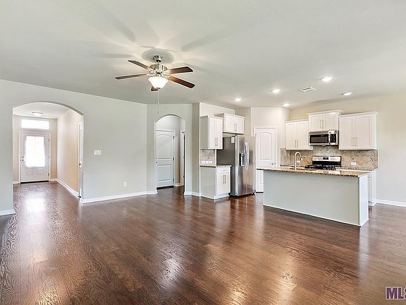 4th image of 39454 Legacy Lake Dr