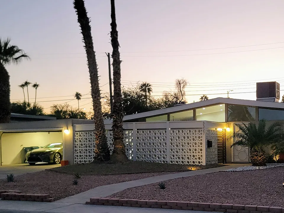 3327 Seminole Cir