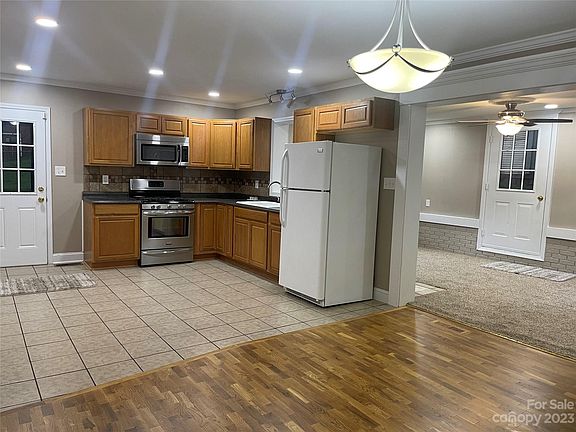 5th image of 1048 W 1st St