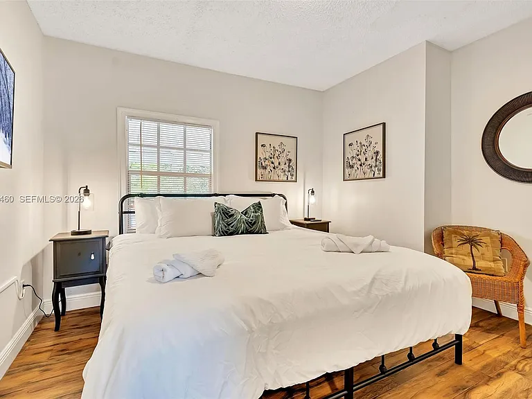 1826 NW South River Dr — Photo 31