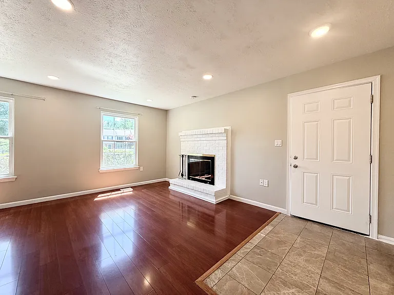19533 Fetlock Dr — Photo 8
