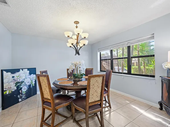 148 WEYBRIDGE Circle #C, Royal Palm Beach, FL 33411