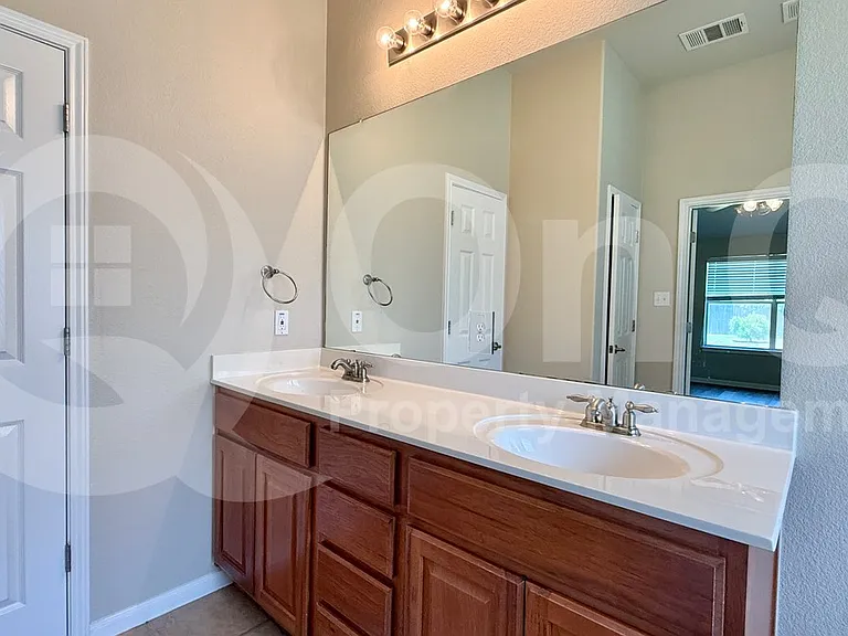 18805 Edinburgh Castle Rd — Photo 6