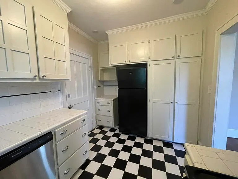 3303 Abingdon Rd — Photo 18
