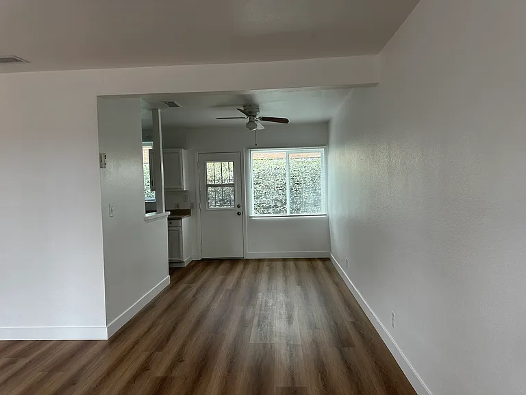 4930 N Vincent Ave — Photo 10