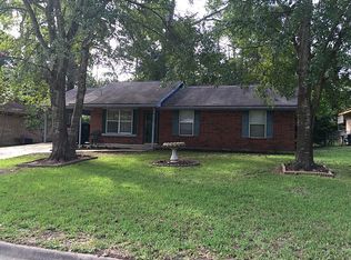 222 N Forest Dr, Willis, TX 77378