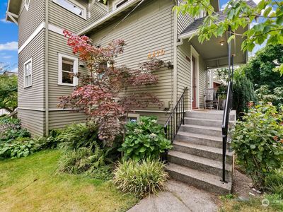 4470 Whitman Avenue N, Seattle, WA, 98103