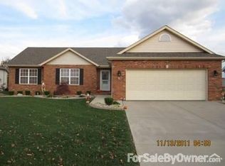 6 Meadowbrooke Dr, Troy, IL 62294