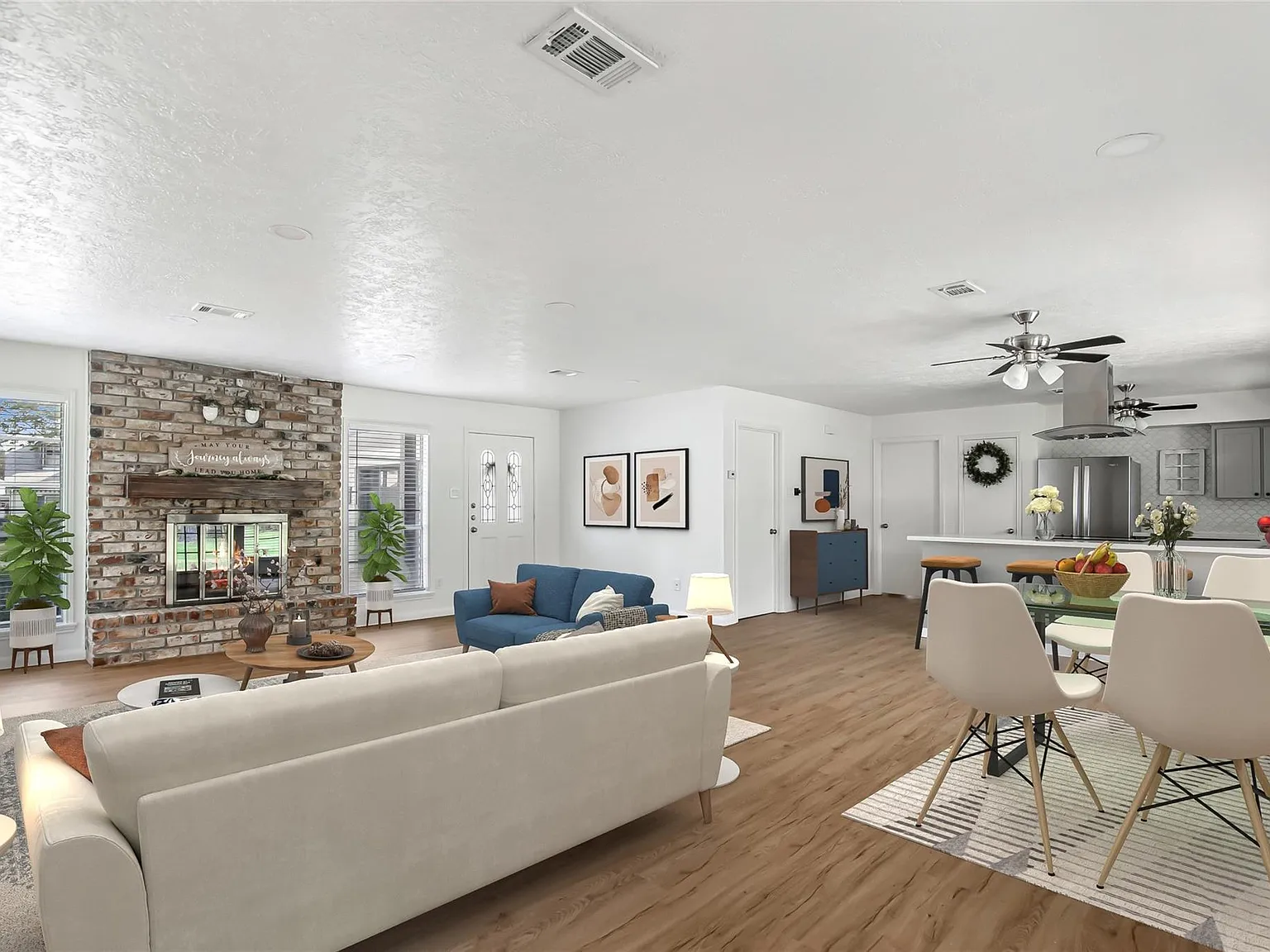 3 bed, 2.0 bath, 1720 sqft, $2,400 — Photo 3