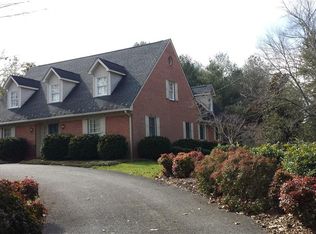 310 Wrenn Ave, Mount Airy, NC 27030