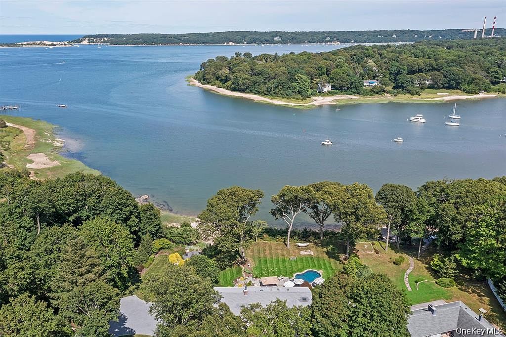 88 Dyke Road, Setauket, NY 11733 | Zillow