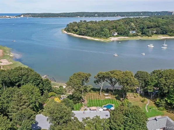 88 Dyke Road, Setauket, NY 11733