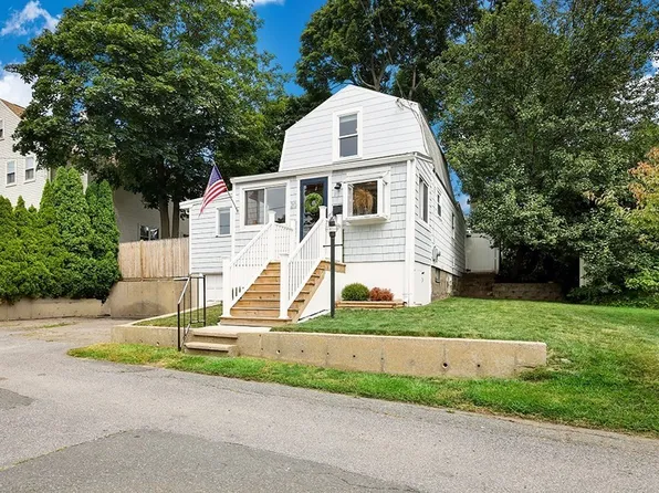 20 Shennen St, Quincy, MA 02169