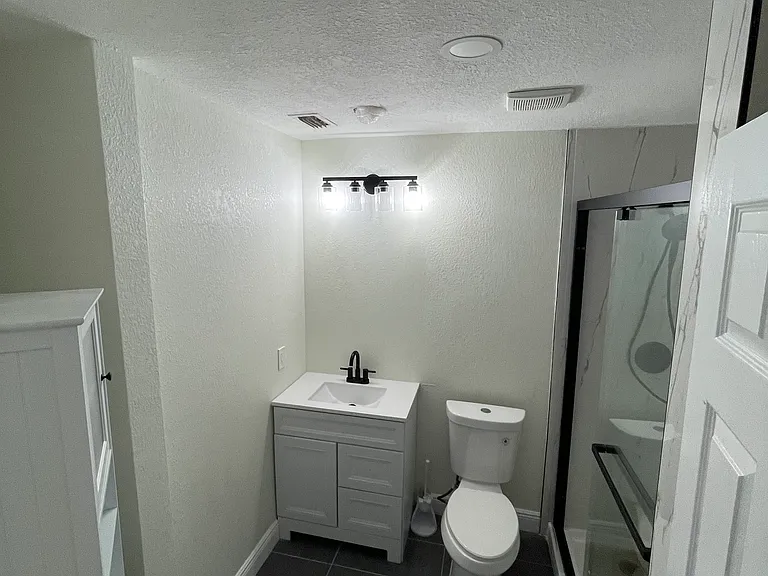 365 NW 4th Ct — Photo 9