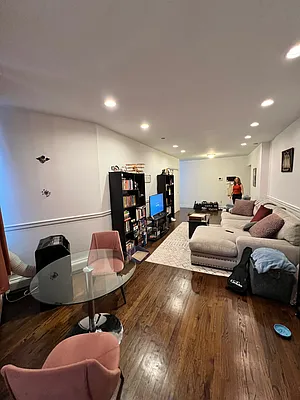 Rented by Mdays Realty | media 8