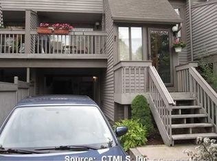 455 Thoreau St, Branford, CT 06405