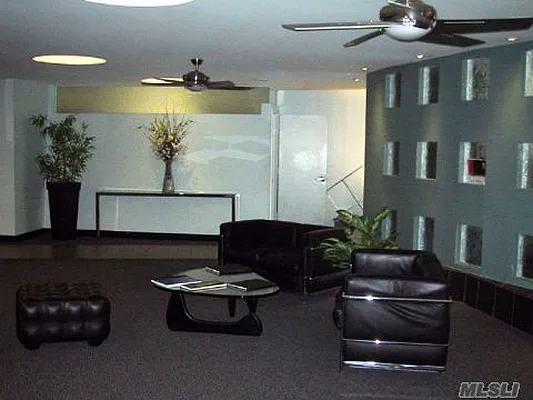 Sold by Benjamin Realty Since 1980 | media 3