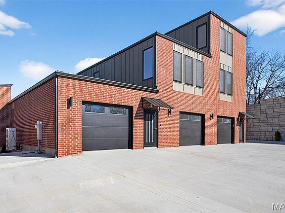 2nd image of 1017 River Bluff Dr