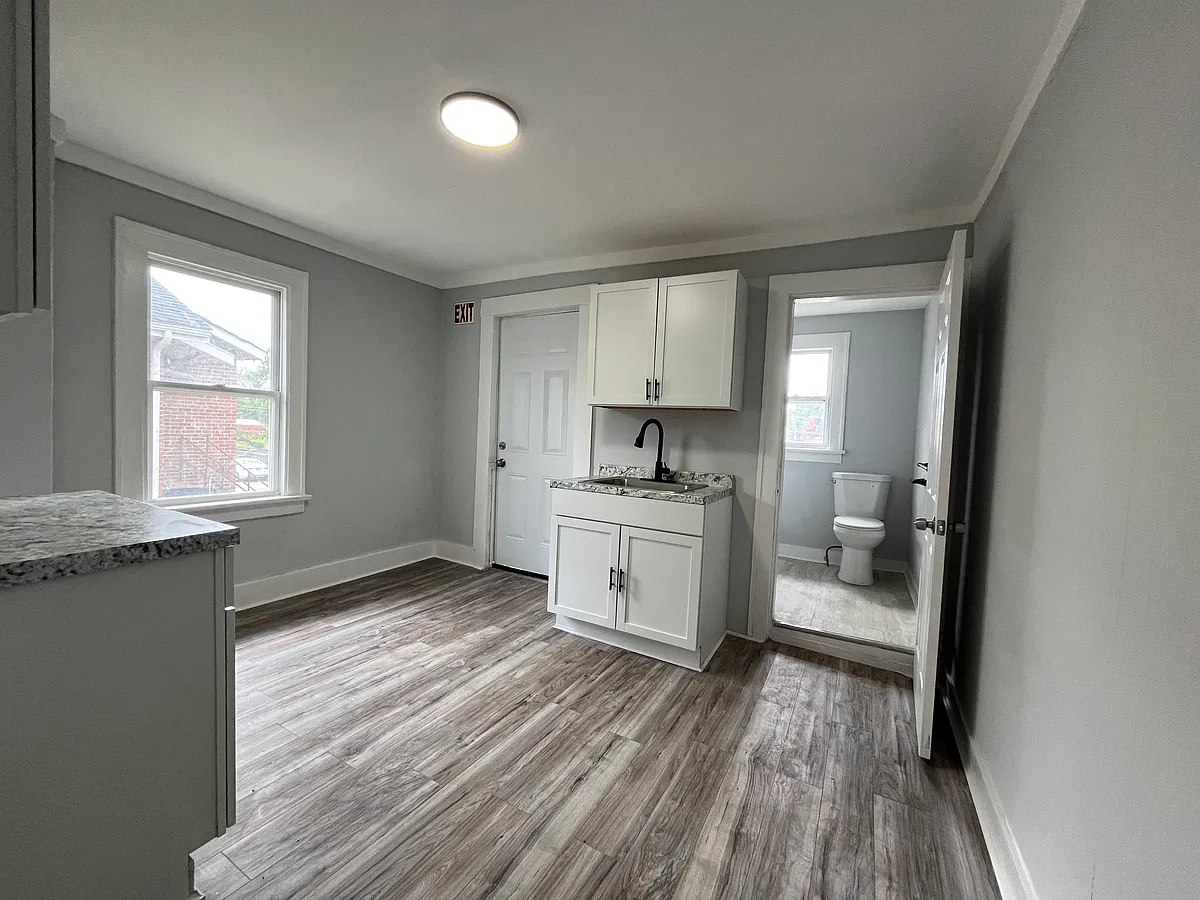Building Photo - 1287 Sullivant Ave #4