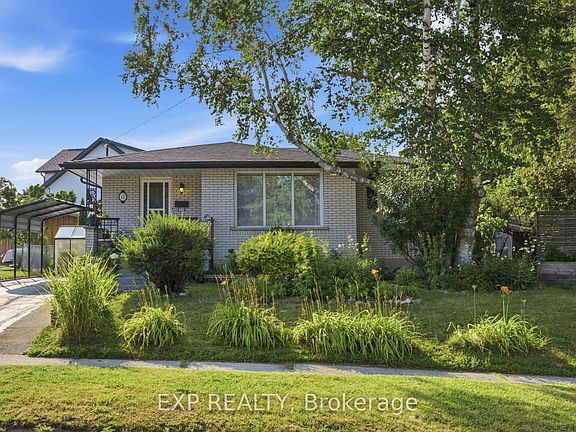2nd image of 11 Summit Cres
