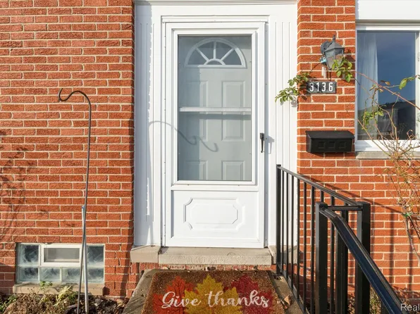 3136 Bookham Cir, Auburn Hills, MI 48326