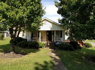 801 B St, Lenoir City, TN 37771