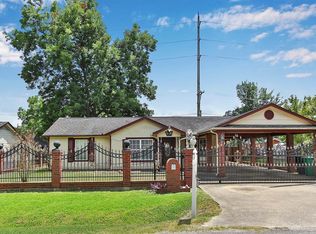 910 Grenfell Ln, Houston, TX 77076