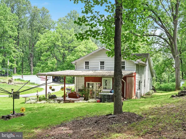 4 Yoder Ln, Newmanstown, PA 17073