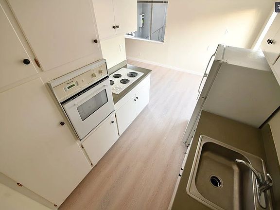 3rd image of 749 Oakland Ave #2