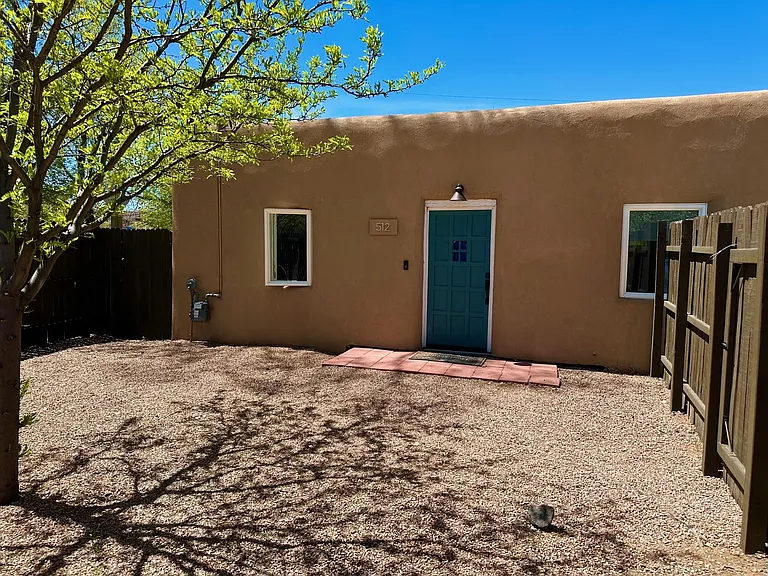 512 Sandia St — Photo 1