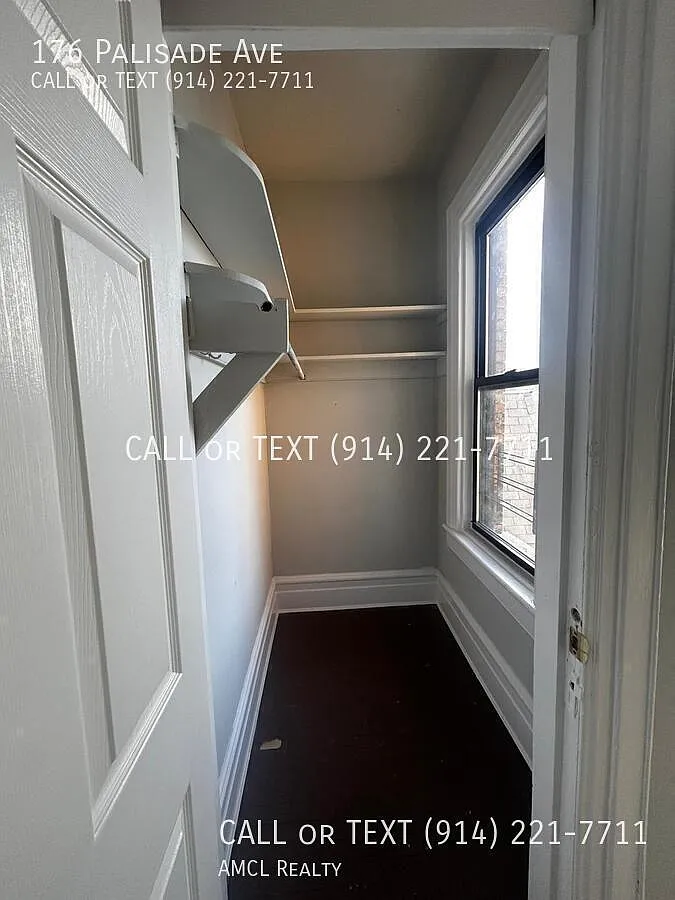 Building Photo - 176 Palisade Ave