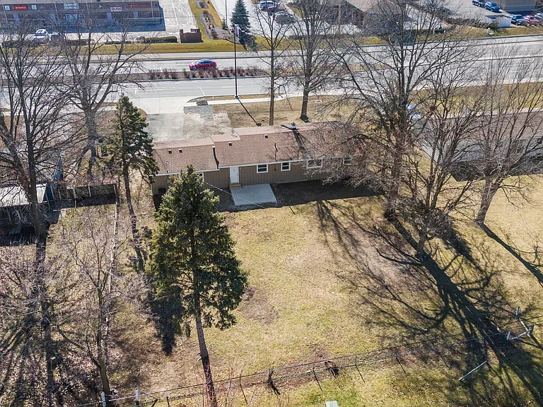 1514 W Dupont Rd — Photo 37