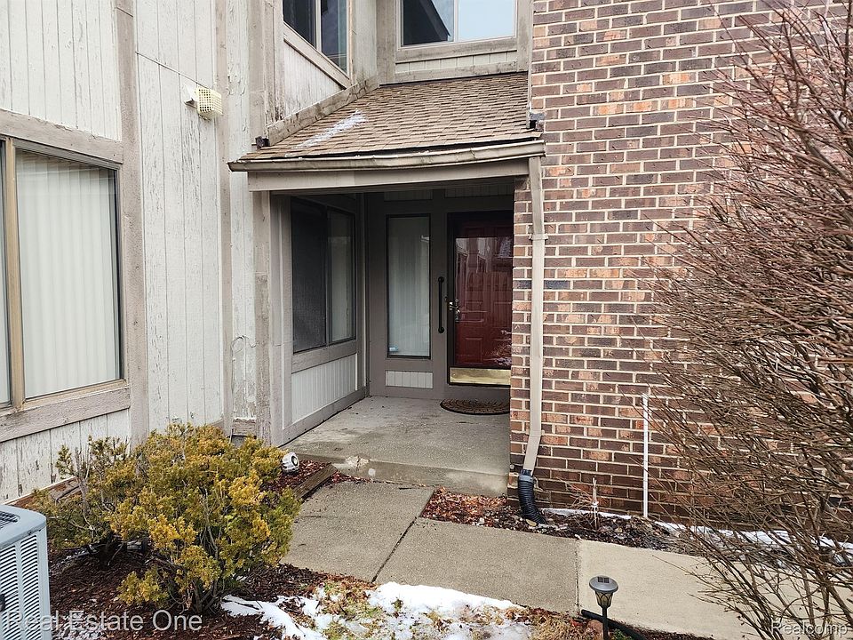 1st image of 7492 S Brynmawr Ct