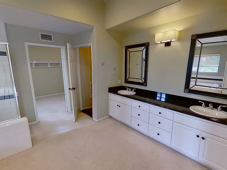 12 Touran Ln — Photo 13